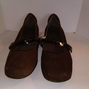 Asgi Womens Brown Suede Shoes Size 7